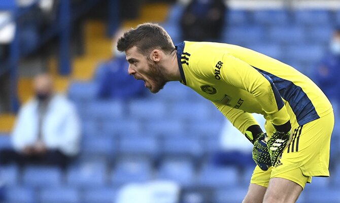 El Guardameta del Manchester United David de Gea da órdenes a voz en grito. Manchester City vs Manchester United.