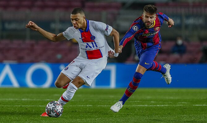 Kylian Mbappé se marcha por velocidad de Gerard Piqué. Revisa nuestros pronósticos para el PSG vs Barcelona