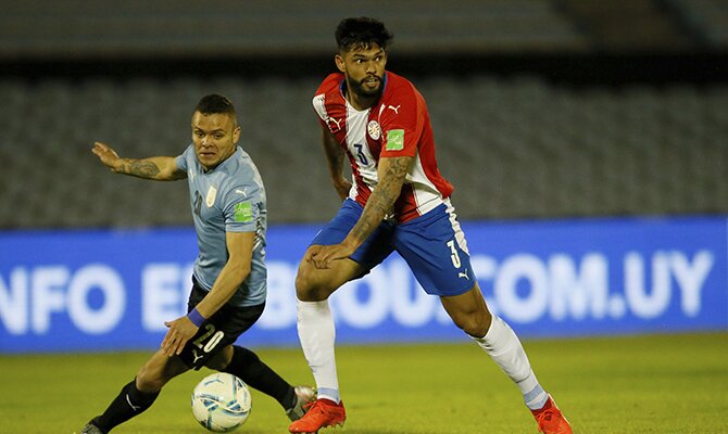 Omar Alderete de Paraguay busca un compañero al que asistir. Cuotas y picks Paraguay vs Brasil.