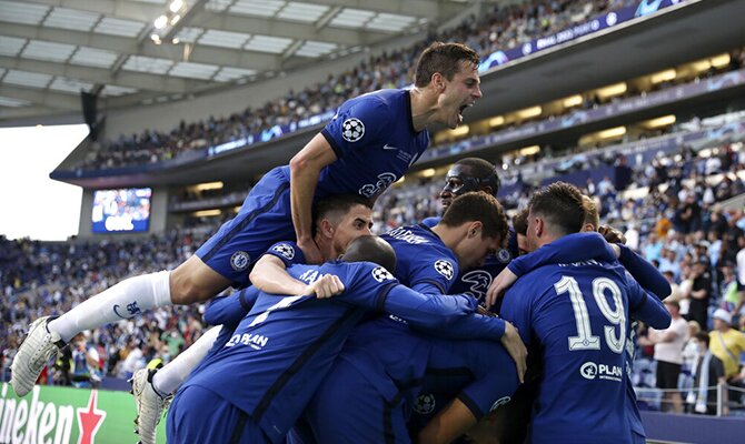 El Chelsea celebrando su victoria en Champions League. Cuotas Chelsea vs Villarreal, Supercopa UEFA.