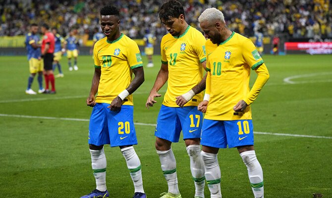 Lucas Paquetá, Vinícius Jr. y Neymar Jr., celebran su gol ante Colombia. Argentina vs Brasil.