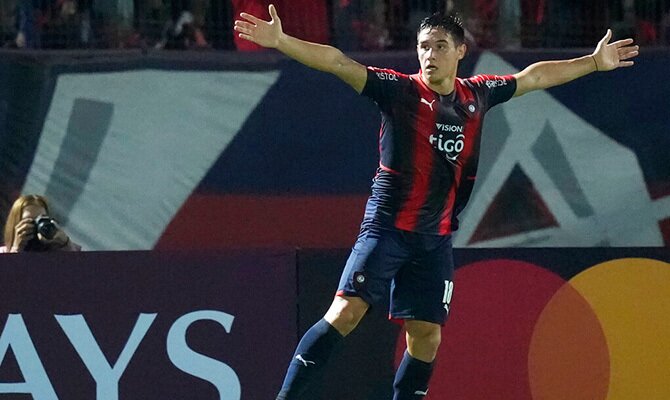 Fernando Romero de Cerro Porteño es una de las figuras a seguir
