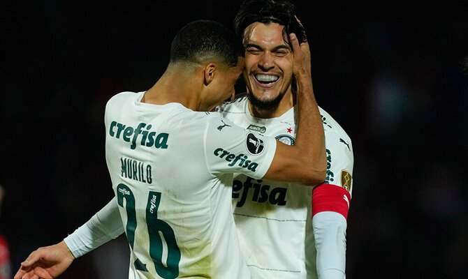 Gustavo Gomez en celebracion de gol con el Palmeiras