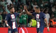Neymar y Mbappe festejan un gol del PSG en la Champions League