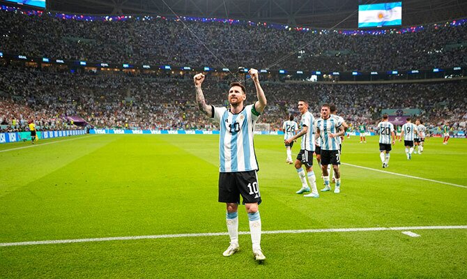 Lionel Messi celebra uno de sus goles en la fase de grupos de Qatar 2022