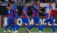 futbolistas de Cerro Porteño festejan un gol ante Curico por la Libertadores