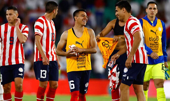 Futbolistas de la Seleccion Paraguaya al termino del amistoso contra Marruecos en 2022