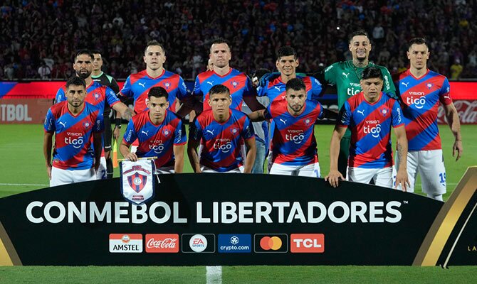 El equipo de Cerro Porteño antes de enfrentar a Barcelona por la Libertadores