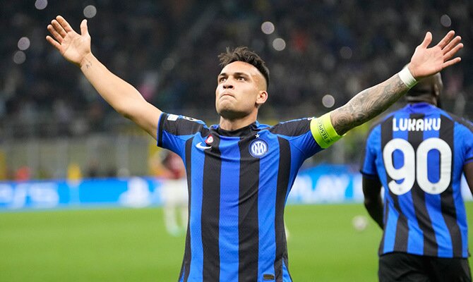 Lautaro Martínez celebra un gol en semifinales de Liga de Campeones para el Inter