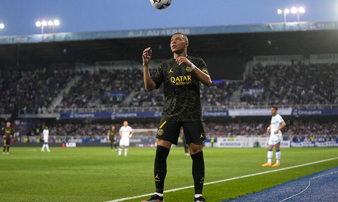Kylian Mbappé en uno de los partidos de Ligue 1 con el PSG