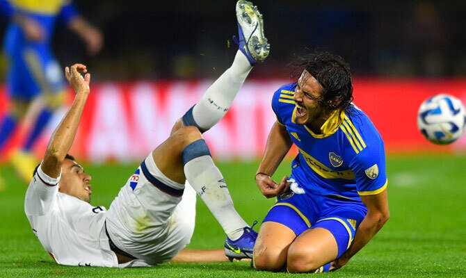 Edinson Cavani de Boca Juniors ante Nacional por Copa Libertadores