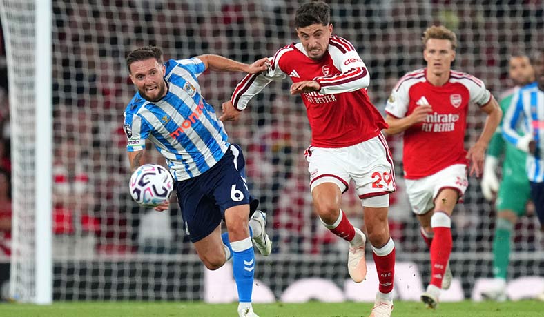 Apuestas de Aston Villa vs Arsenal en la primra prueba importante para el campeón