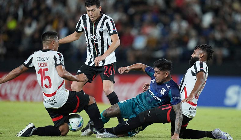 Angel Cardozo y Hernesto Caballero de Libertad ante Talleres