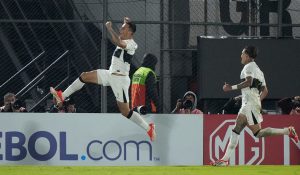 Apuestas de Olimpia vs Libertad: El Clausura comienza con un Clásico Blanco y Negro