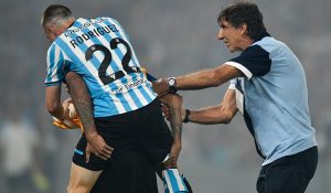 Clásico de gigantes en Avellaneda: Pronósticos de Racing vs Boca en el Apertura
