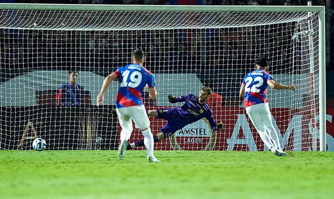 Claudio Aquino anota de penal en el debut de Cerro Porteño en la Libertadores 2023